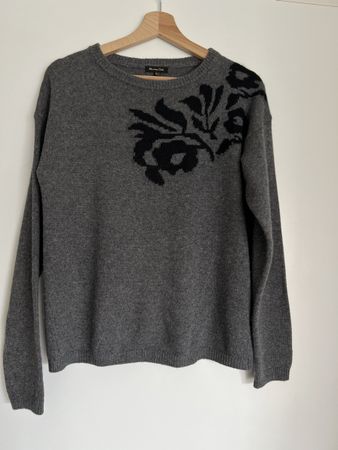 Pull Gris Massimo Dutti avec Motif Floral.