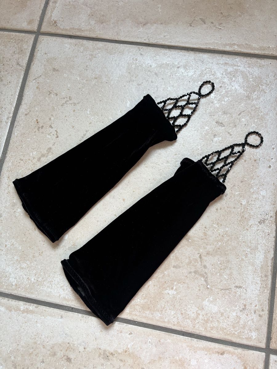 Guanti & manicotti: Armstulpen Gothic – Usato da Ricketwil venduto da Lady_of_Glenmore