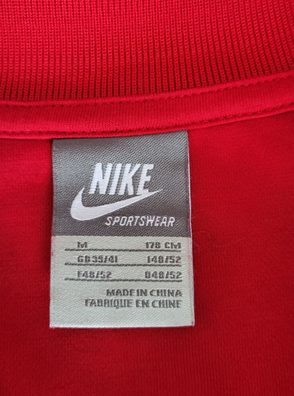 Nike Giacche: Nike Trainerjacke Eugene rot M/L – Nuovo (secondo la descrizione) da Unterseen venduto da rej_lnk9 5