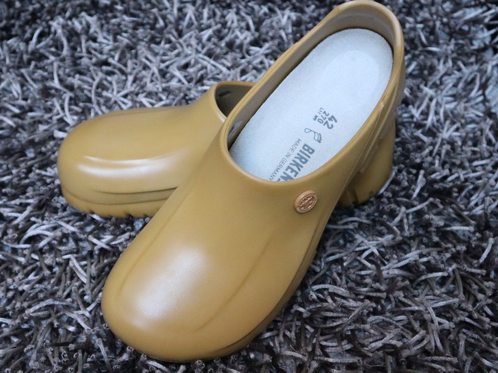 Birkenstock Chaussures hommes: Birkenstock, Clogs, Beruf/ Garten/ Freizeit, 42, braun, NEU – Neuf avec emballage d'origine à Wattwil par glueck 1