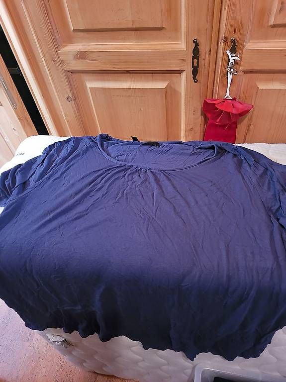 Kleiderpakete: Oberteile 48/50 – Gebraucht aus Iseltwald von Bone011 1
