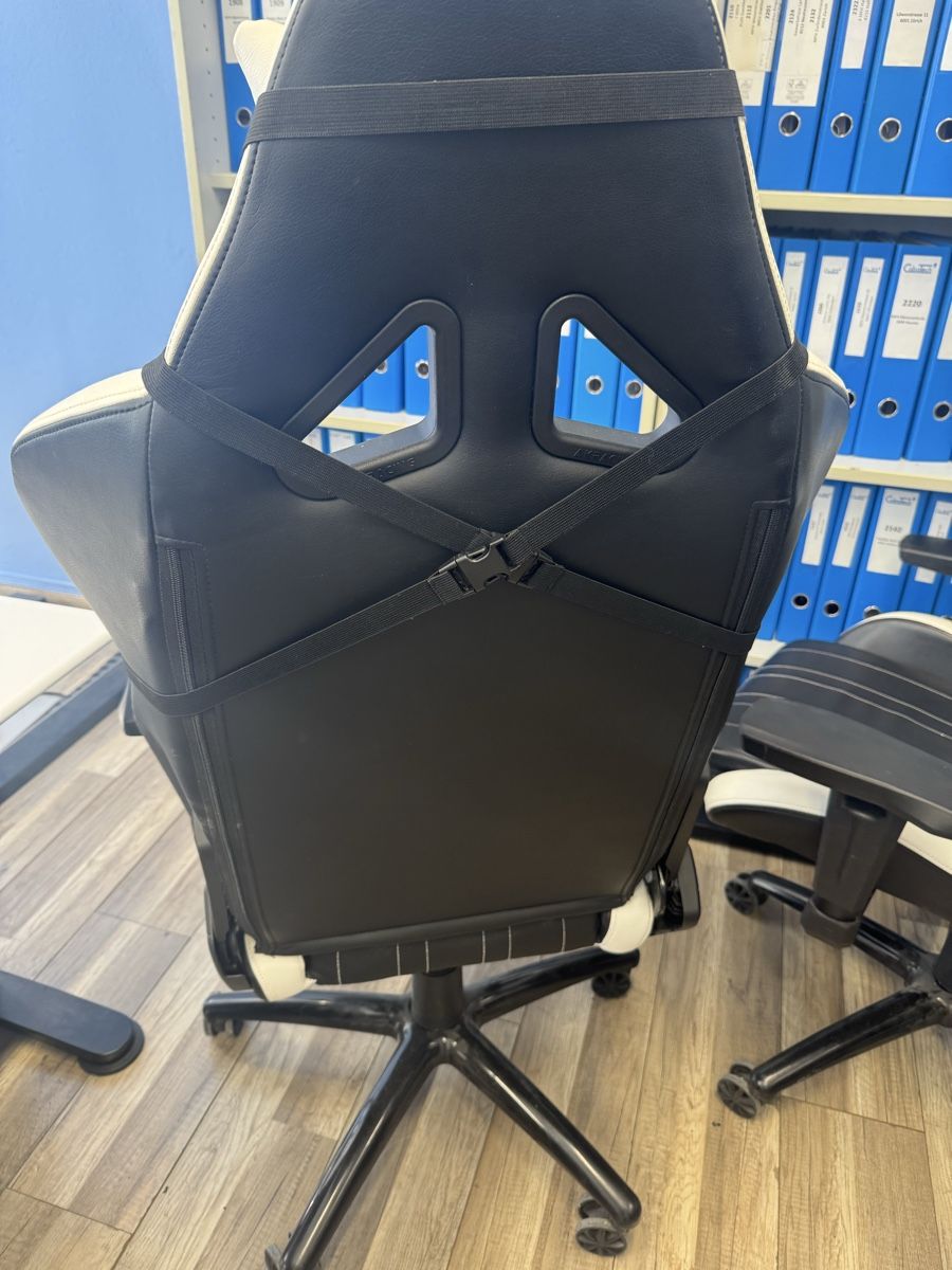 Sedie: 4x AKRacing Gaming-/Bürostühle – Usato da Steinmaur venduto da Florianpoke 4