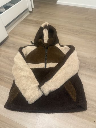 Brown and Beige Fleece Zip-Up Hoodie - Cozy Winter Style