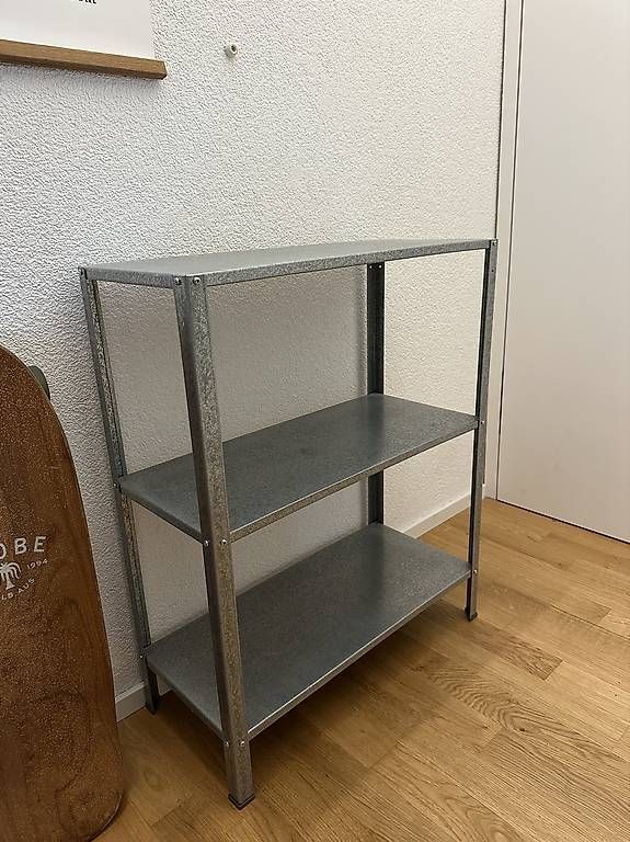 Étagères: Regal mit 3 Ablagen – D'occasion à Bern par rolena94