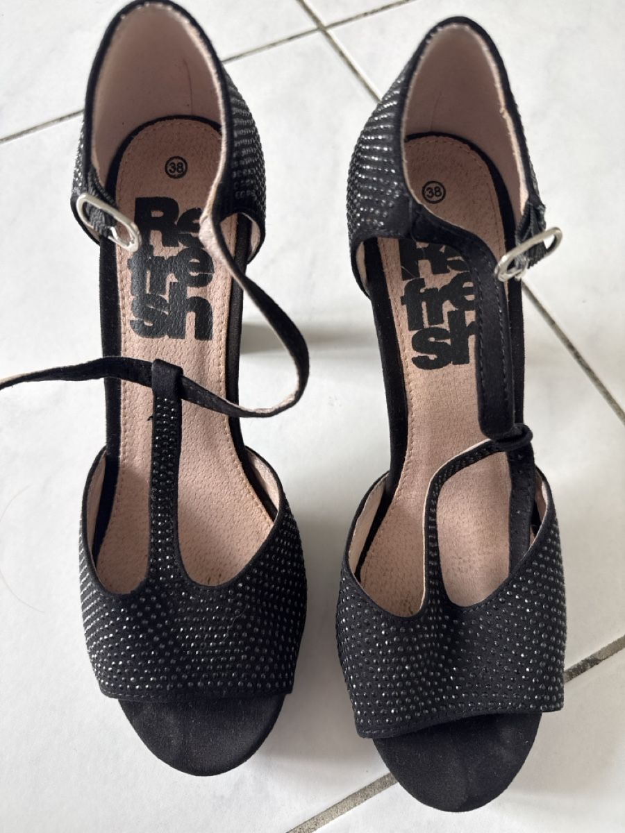 Damenschuhe: Pumps Gr 38  – Gebraucht aus Zell ZH von Guffos