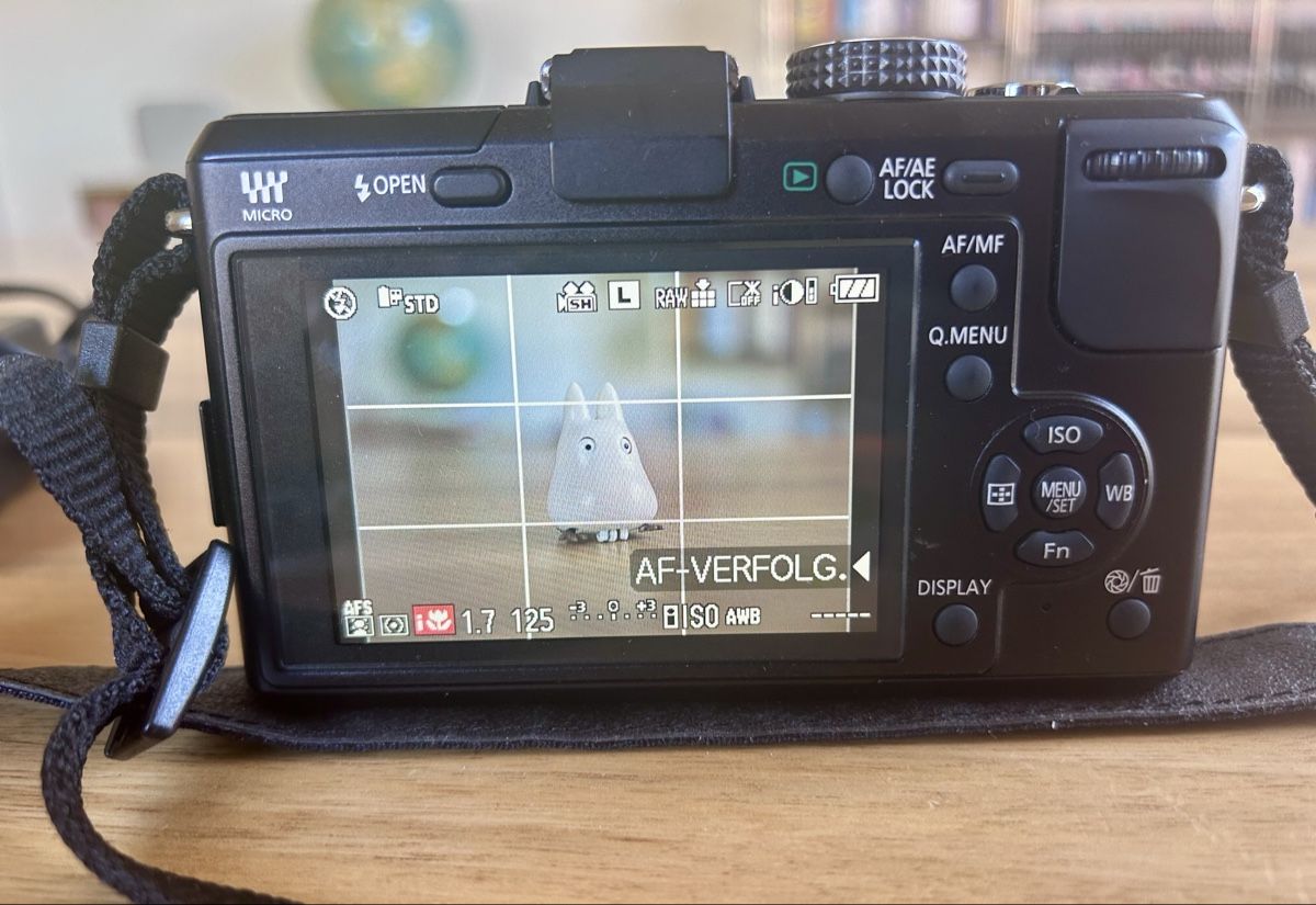 Panasonic Kamera: Panasonic Lumix GF1 Digitalkamera mit Ladegerät – Gebraucht aus Basel von Jasi2000 2