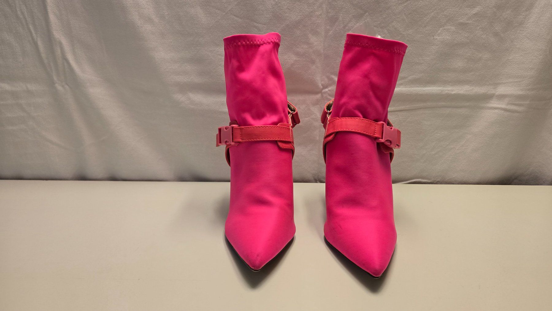 Damenschuhe: Pink fluorescent High Heels Stiletto – Neu (gemäss Beschreibung) aus Zürich von Bobesfee 3