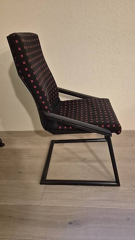 Chaises: 6 Stühle zu verschenken – D'occasion à Märstetten par Optika 2