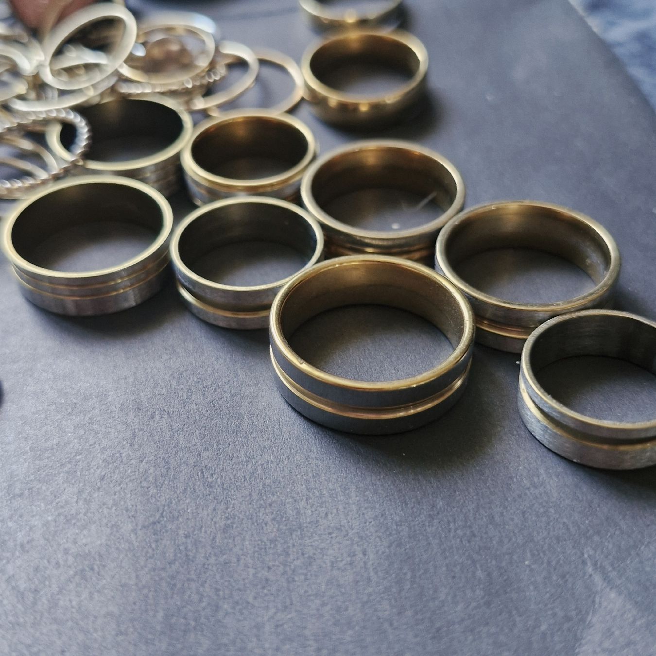 Sonstiger Schmuck: lot de bagues  – Gebraucht aus Neuchâtel von yas_zdb7 2