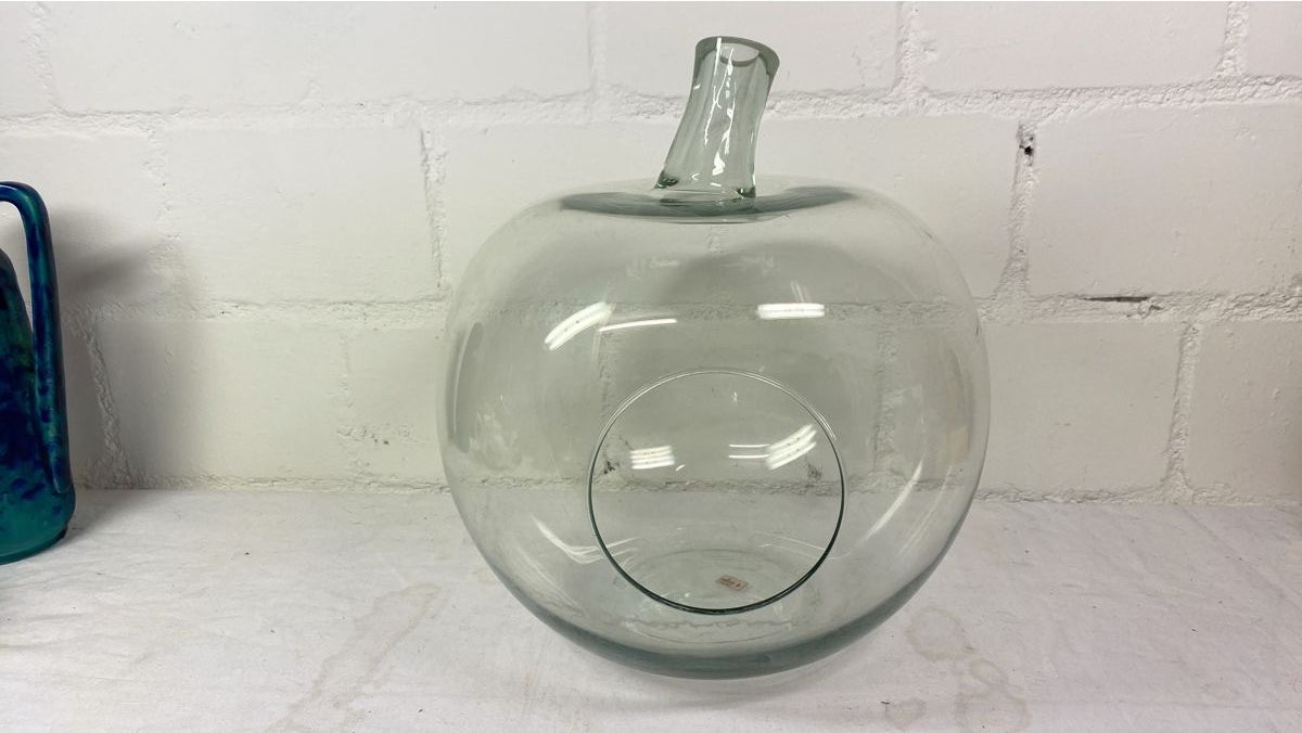 Alle Dekorationen: Dekorative Glas-Apfel Vase für Pflanzen oder Gestecke – Gebraucht aus sursee von trilli-tralli 1