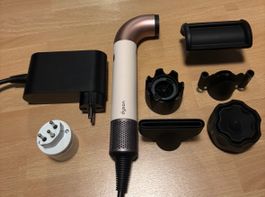 Haartrockner Dyson mit Zubehör