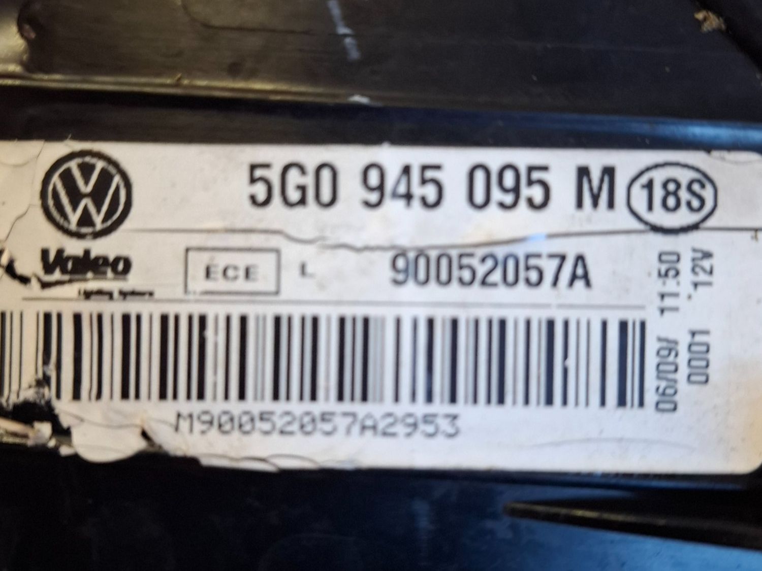 Volkswagen Tutti pezzi di ricambio auto: 5G0945095M RÜCKLEUCHTE AUßEN LINKS / 2216091 , 16910955 , 42 – Usato da Adligenswil venduto da Exnovo 4