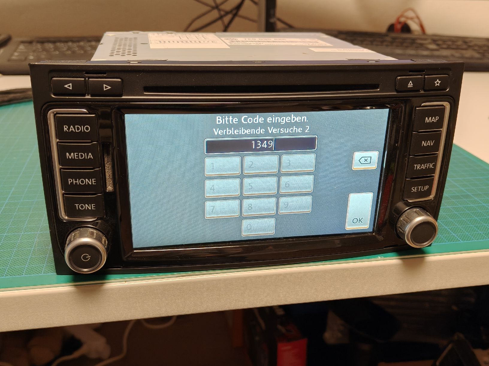 Navigationsgeräte: VW Navigationsgerät RNS510 7E0 035 686 – Gebraucht aus Niederuzwil von Byte0Bit1 1