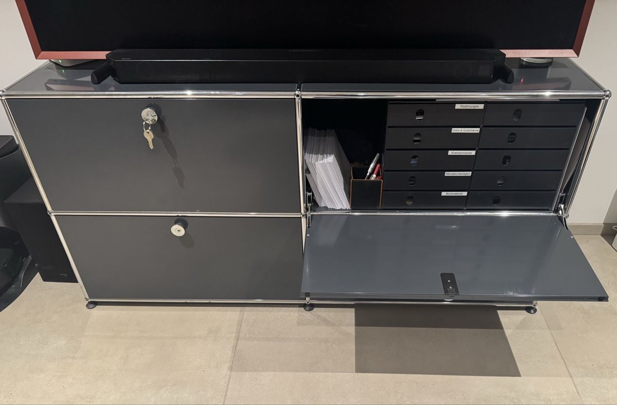 Scaffali: USM Haller Sideboard anthrazit – Usato da Neuheim venduto da Sandokan39 1