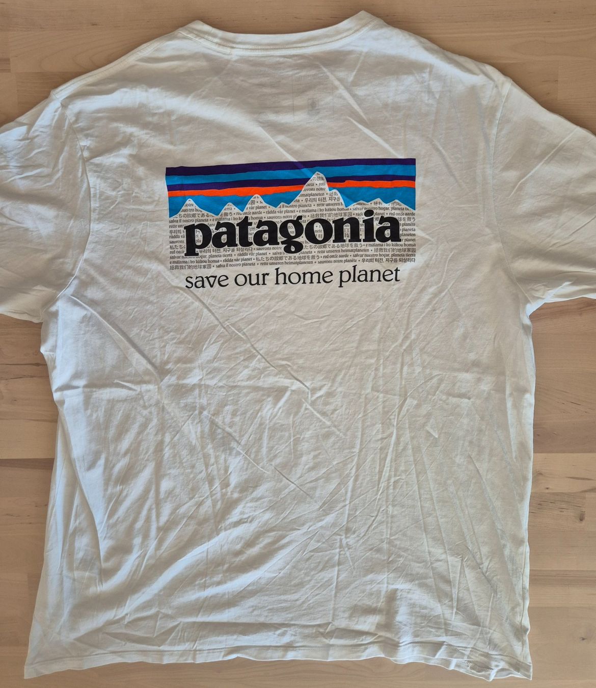 Patagonia T-shirt: Patagonia T-Shirt – Usato da Trogen venduto da Monk3yWear 1