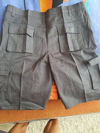 Short cargo NEUF