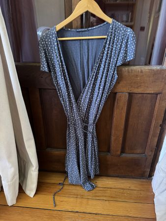 Vestito a portafoglio Brandy Melville blu a fiori