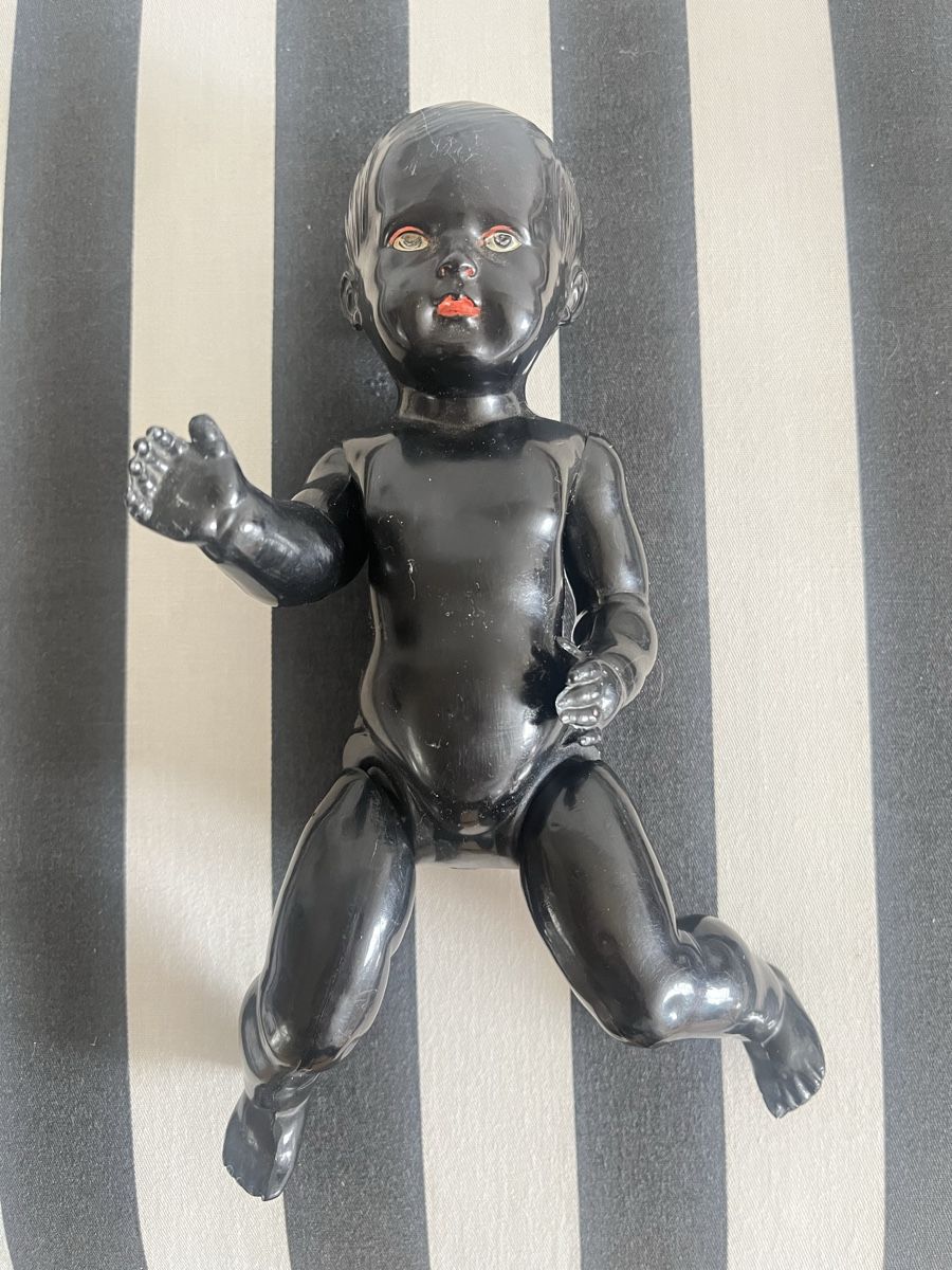 Bambole: Schildkröten Puppe schwarz 1925 – Usato da Rorschacherberg venduto da Artmaru