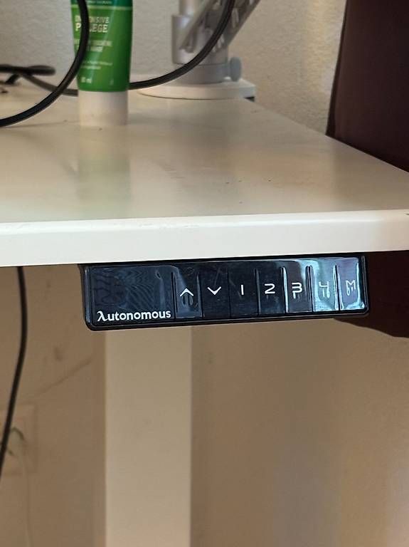 Schreibtische: Autonomous SmartDesk  höhenverstellbar, weiss – Gebraucht aus Winkel von lag_z69k 1