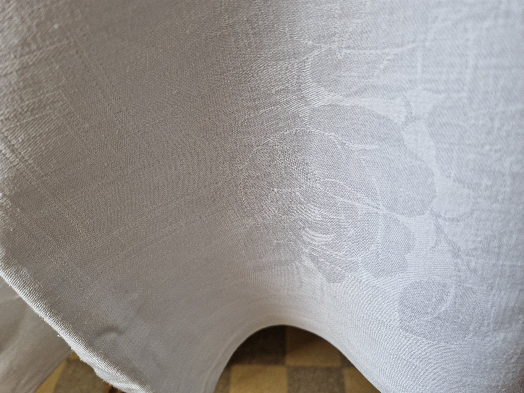 Altra biancheria da tavola: Tischdecke mit Blumenmuster und Monogramm HC – Usato da Bern venduto da Antikbatik 4