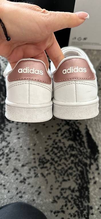 Scarpe per ragazze: Chassure Adidas fille 31 – Usato da Renens VD venduto da mary184 2