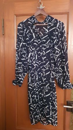 Kleid ESPRIT Schwarz Weiss Muster Grösse S guter Zustand