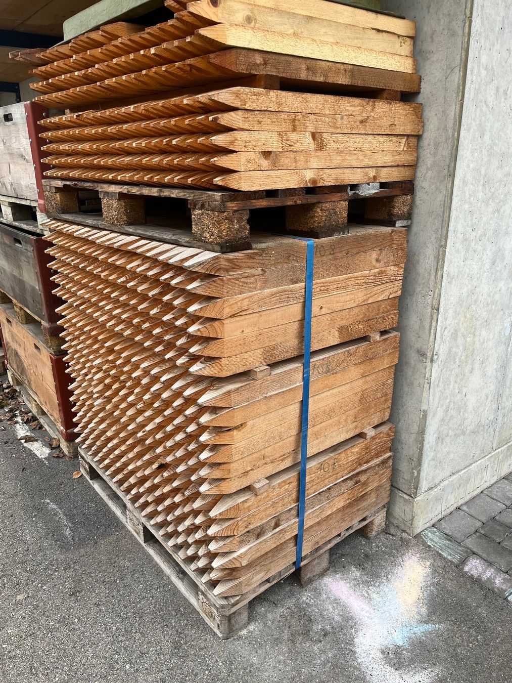 Articoli in legno: Holzpfähle 80cm eckig, Bau, Garten – Nuovo e nell'imballaggio originale da Niederbüren venduto da mcbruehwiler
