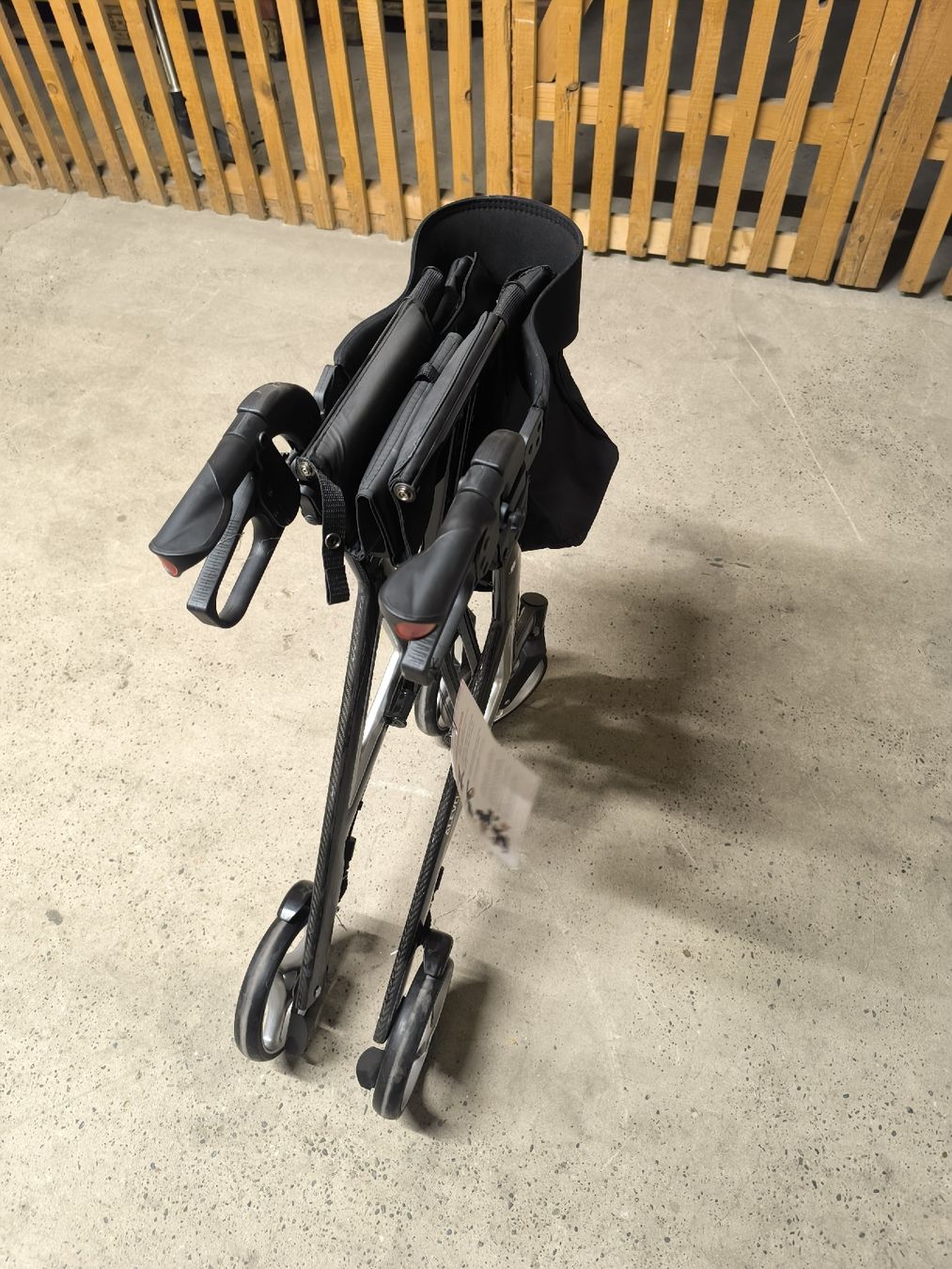 Aides à la marche: Alevo Carbon Rollator – Neuf (Voir description) à Allschwil par BezoBezo 4