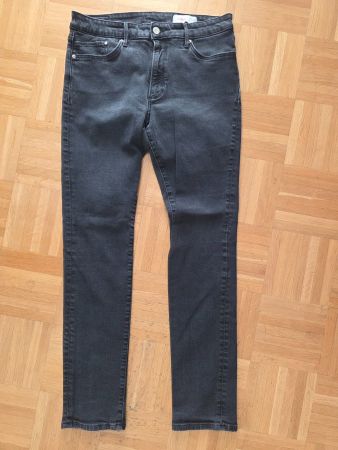 s.Oliver, schwarze Jeans, Slim, Grösse 42, W42 und L32
