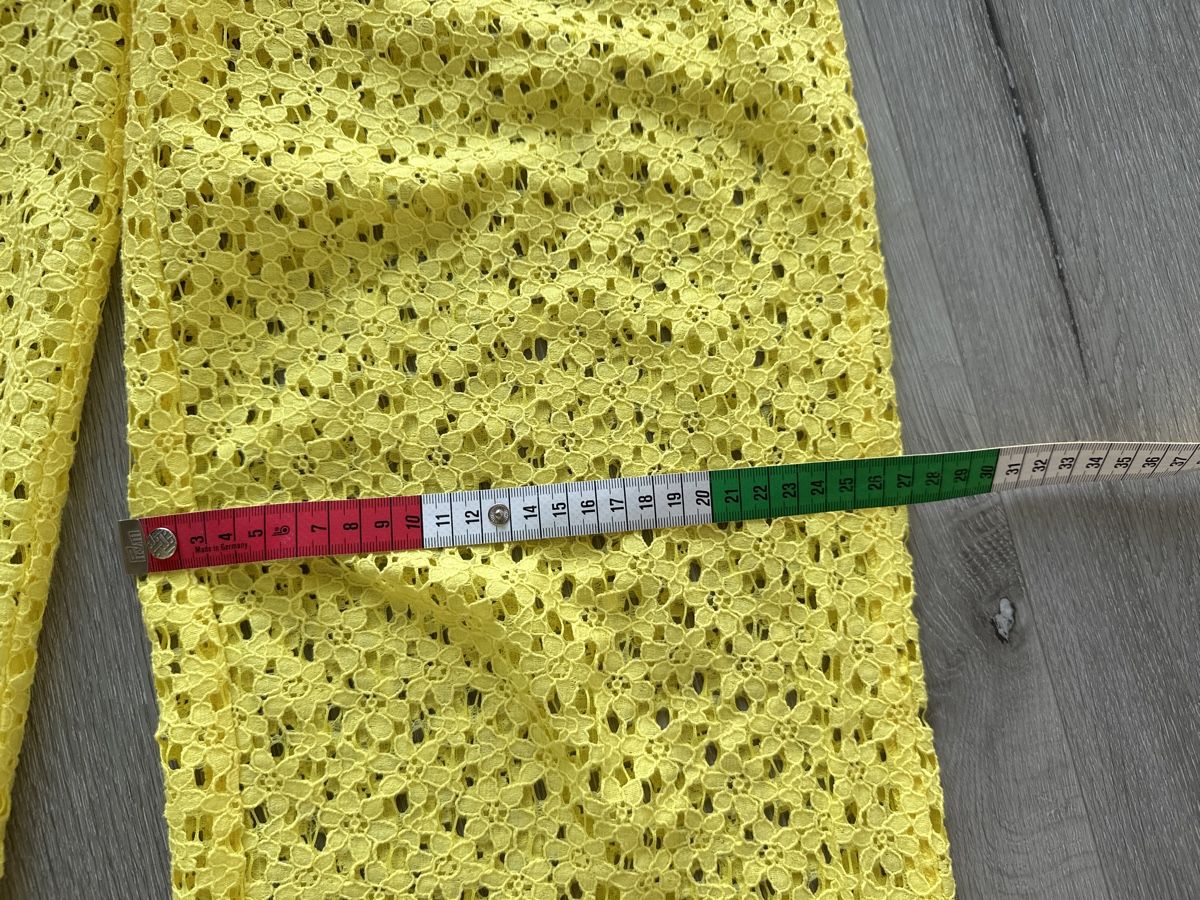 Pantaloni: Pantalon jaune en dentelle – Nuovo (secondo la descrizione) da Biel/Bienne venduto da TanyaM02 8