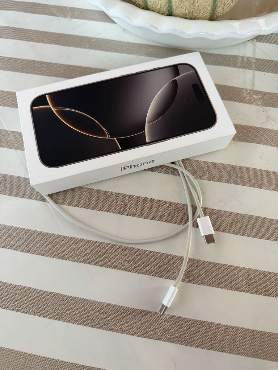 Apple Telefoni cellulari / Smartphones: iPhone 16 Pro, 256 GB, Natural Titanium – Usato da St. Gallen venduto da Simonefrt68 4