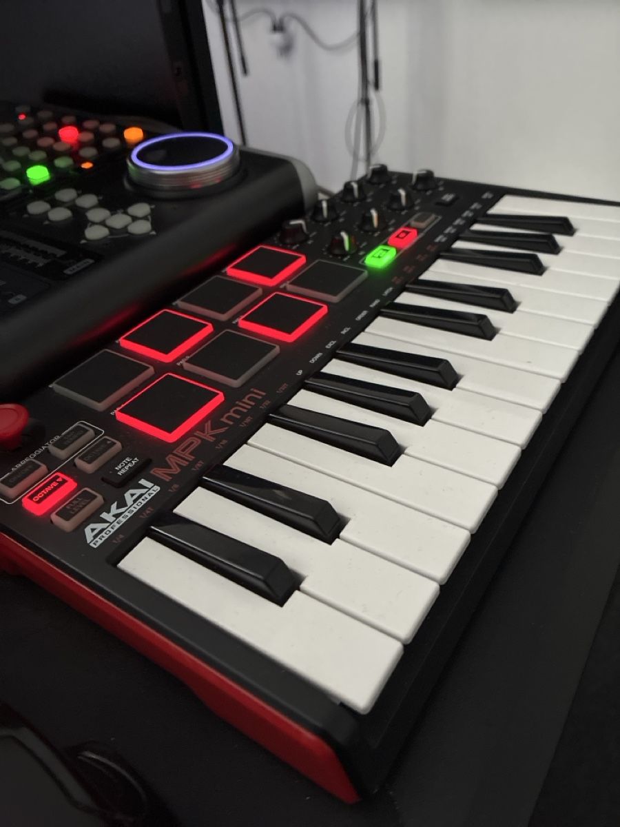 Akai Instruments de musique: AKAI MPK Mini – D'occasion à Dietikon par Olgun2526 1