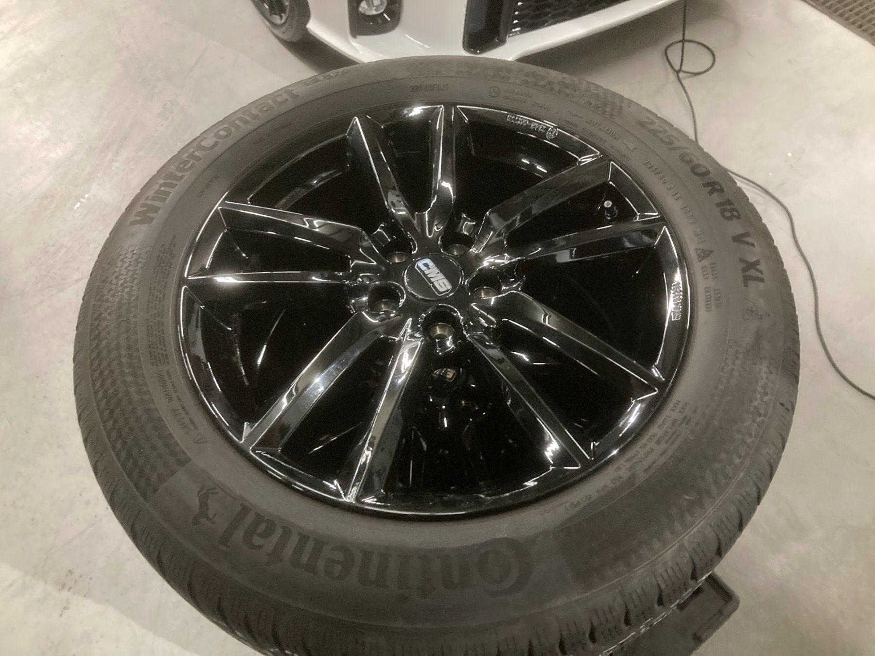 Ford Pneumatici & Ruote complete: Ford Mustang Mach E Winterräder 225/60R18 – Usato da Cham venduto da WB2223 2