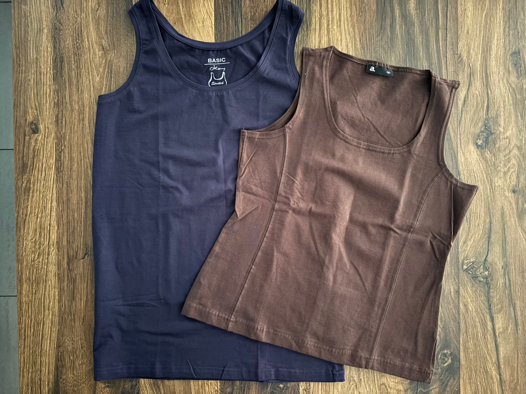 Tops: 2 Tops: Basic blau + a braun - Grösse 42/M – Neu (gemäss Beschreibung) aus Kleinandelfingen von Baba23