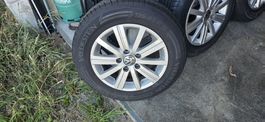 4x Original VW Alufelgen mit Vredestein Sommerreifen 195/65