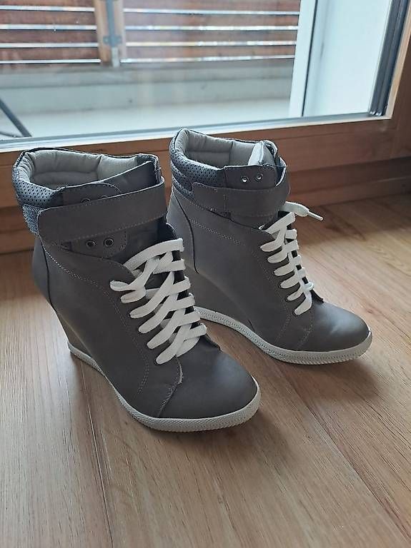 Scarpe da donna: Schuhe, Grösse 37 – Usato da Samedan venduto da t_p_8nvs