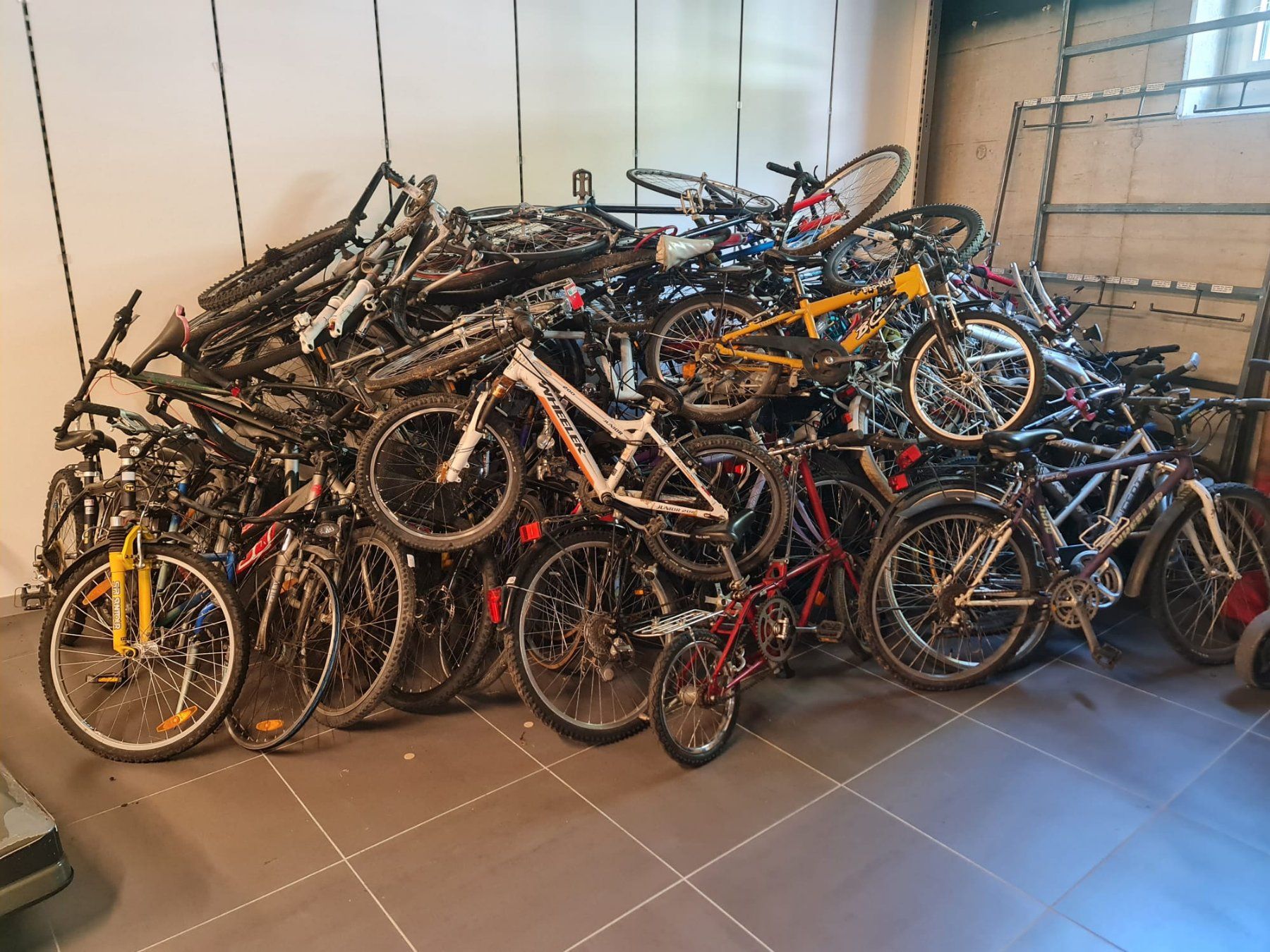 Velos: fahrräder zum aufbereiten oder ersatzteile – Defekt aus Bad Zurzach von Hier.steht.mein.Name 2