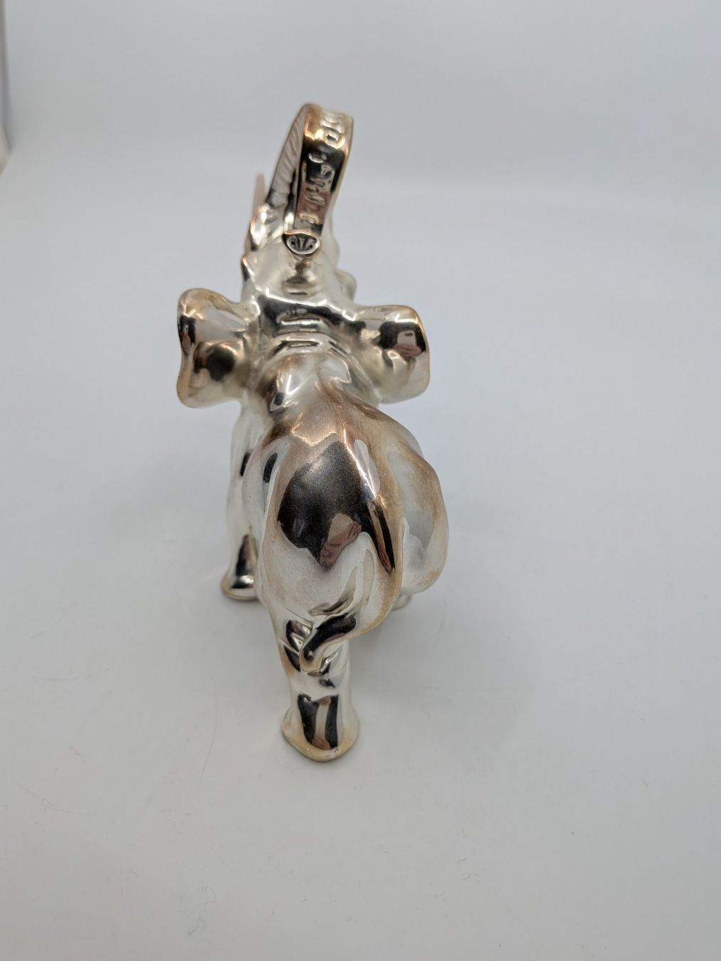 Statuette: Silberfarbener Elefant – Usato da Emmen venduto da magelan 6