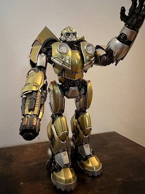 Statuette: Transformers : Bumblebee DLX Gold Edition Limitiert – Usato da St. Gallen venduto da ManuelSt. 1