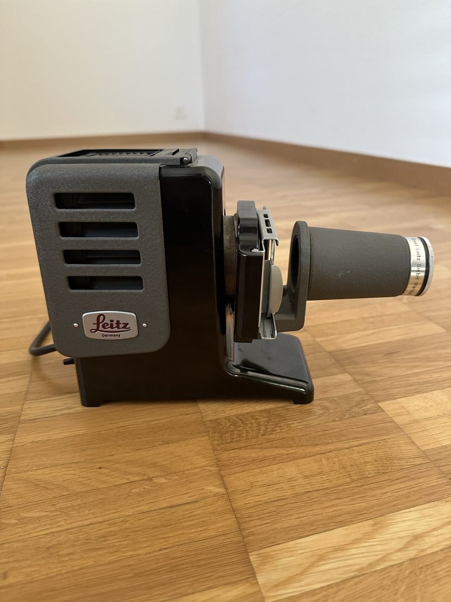 Leica Proiettori: Leitz Pradovit C3 Projektor guter Zustand – Usato da Wettingen venduto da chatzegras