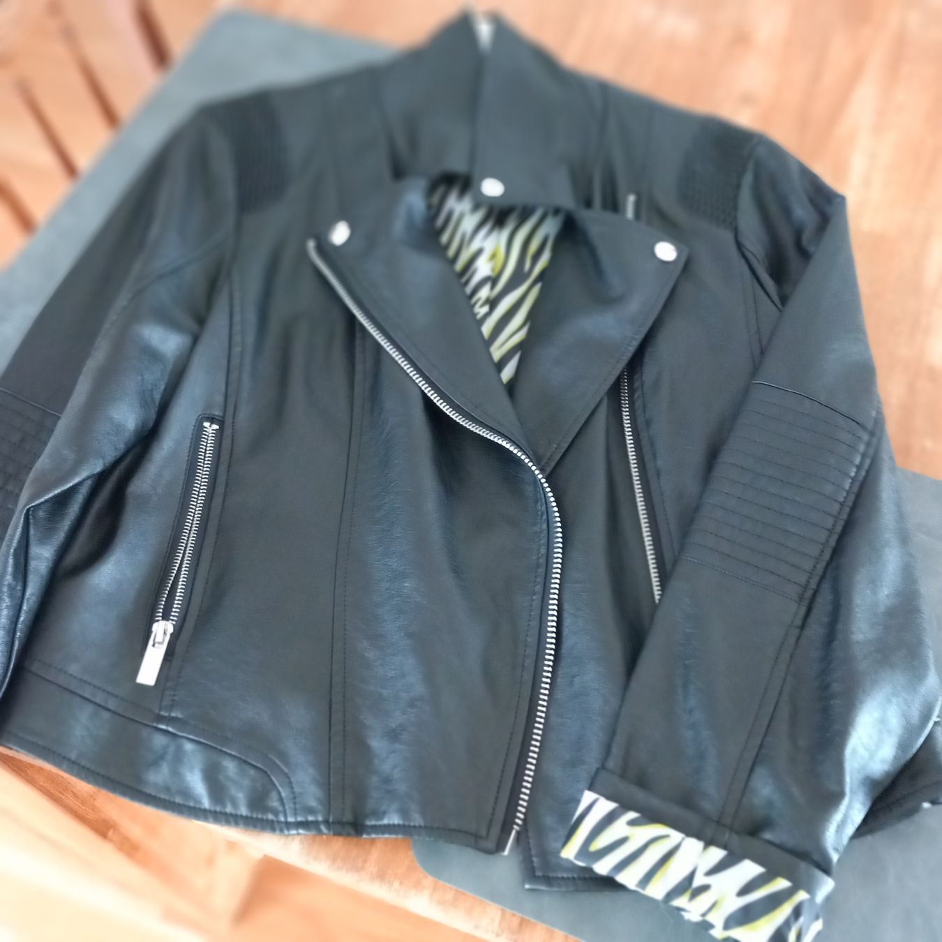 Giacche: Kunstleder Jacke schwarz. – Usato da Aegerten venduto da gismolini 3