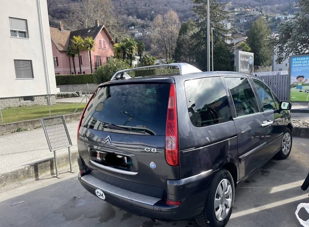 Autos: Citroen C8 , 7 posti , anno 2006 , cambio automatico  – D'occasion à giubiasco par gigi082 1