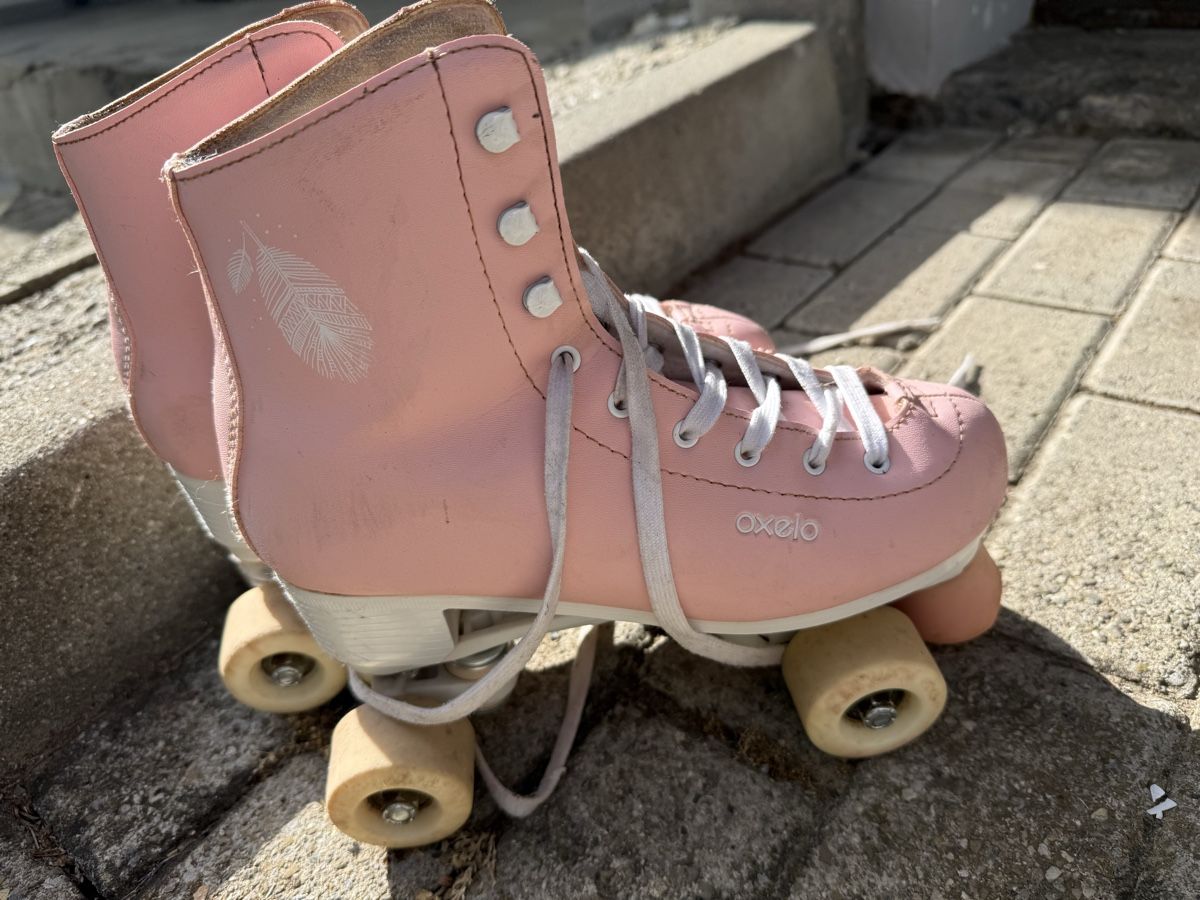 Decathlon Patins à roul. & inline: Rollschuhe  – D'occasion à St.Antoni par Fantasie 1