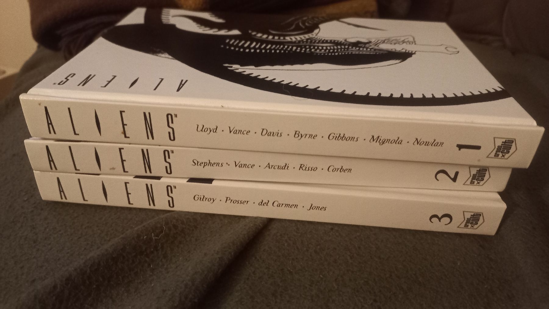 Comics: Aliens Comics Cross Cult 1-3 Komplett – Gebraucht aus Olten von  2