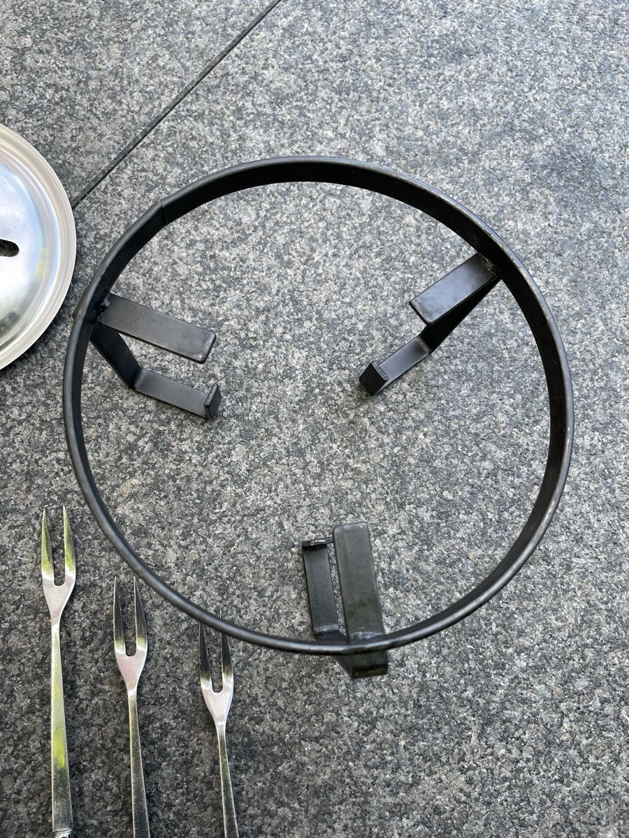 Appareils de cuisine: Fondue Set mit 4 Gabeln  – D'occasion à Niederbüren par poschti 7