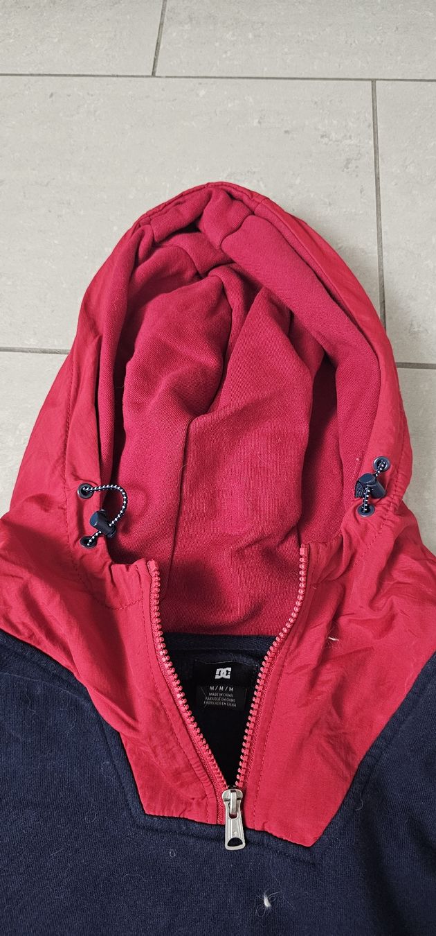 DC shoes Maglioni & Felpe: Felpa DC Shoes da uomo rosso/blu navy – Usato da Gordola venduto da Alfacigno 2