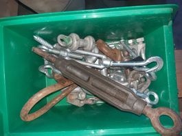 Karabiner und Spanschrauben , Haken usw.