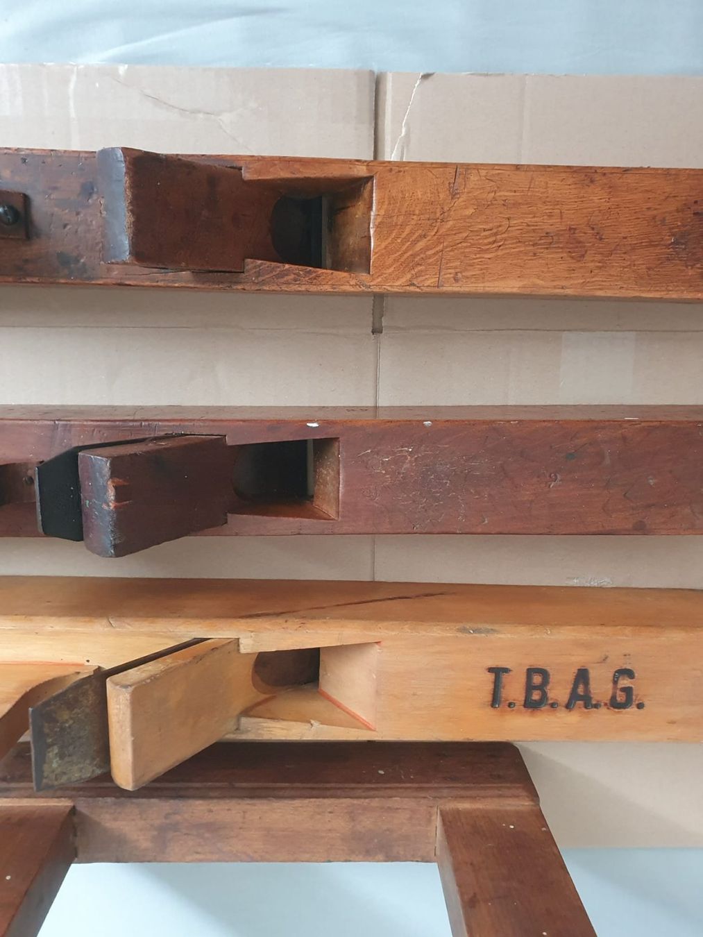 Alle Werkzeuge: 3 Handhobel und 1 grosse Holz-Schraubzwinge – Gebraucht aus Basel von FirstClass4000 1