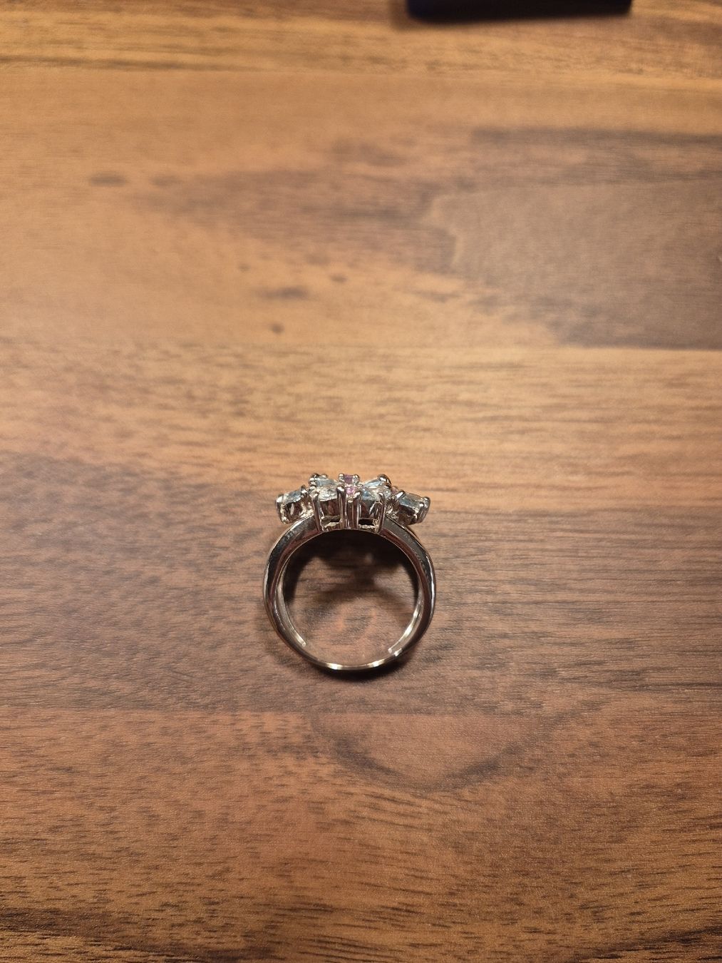 Anelli: Ausgefallener Ring mit bunten Glassteinen – Usato da Schlieren venduto da nat_76vd 1