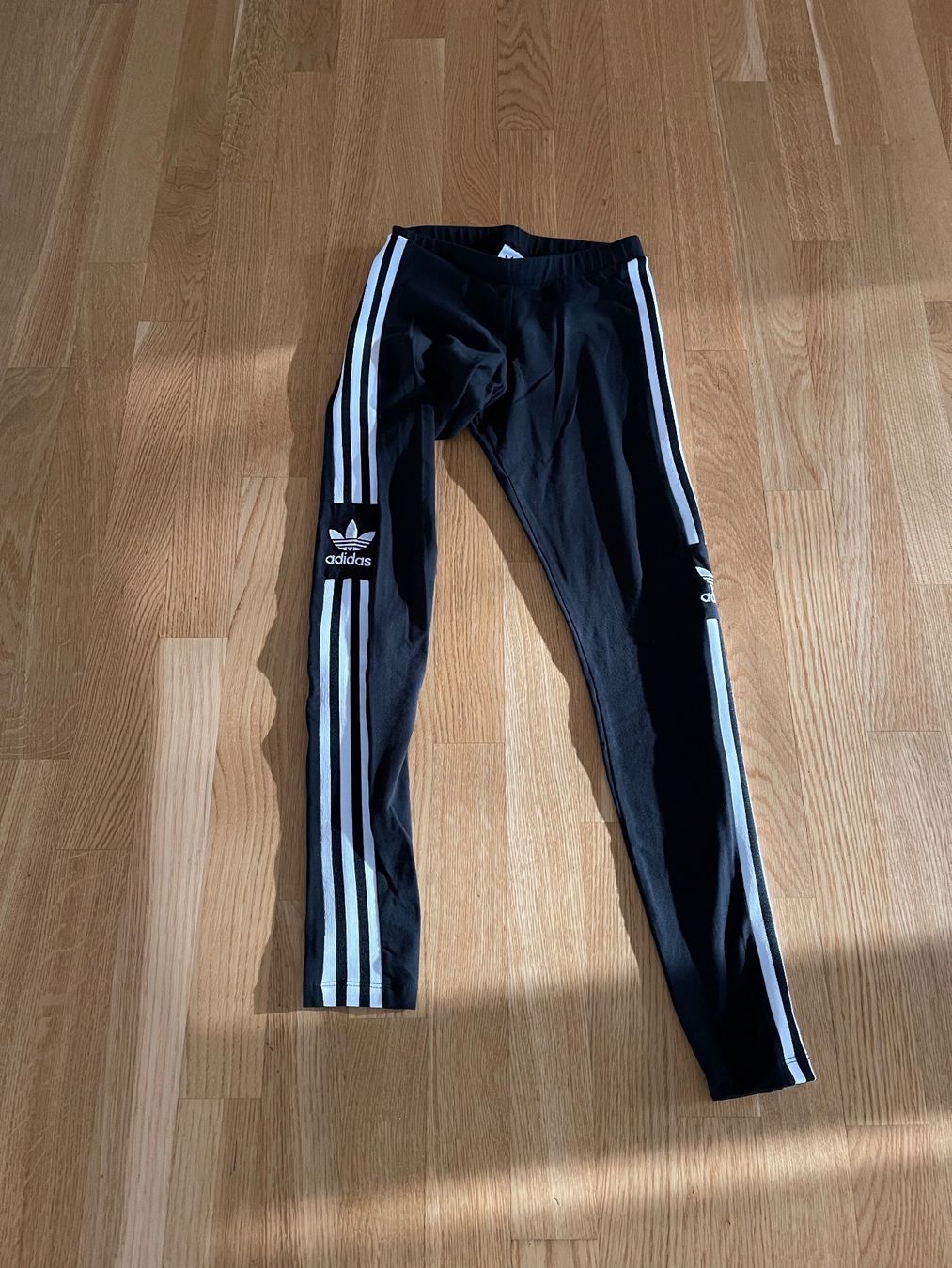 Adidas Leggings: Adidas Leggings/Training – Nuovo (secondo la descrizione) da Staufen venduto da GiuliettaD 2